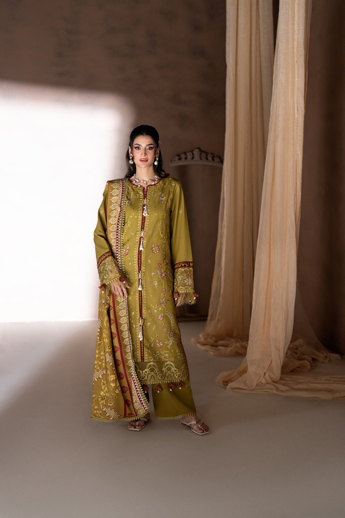 Zareen CRA-02-B